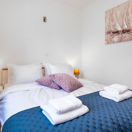 רוגוזניצה First Choice Apartment Rogoznica מראה חיצוני תמונה